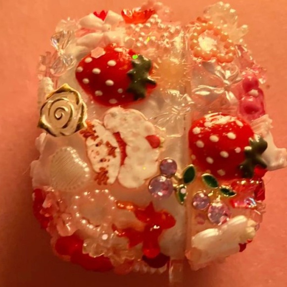 Large Mystery Strawberry Shortcake Bundle ! 🍓🍰 - Picture 7 of 9